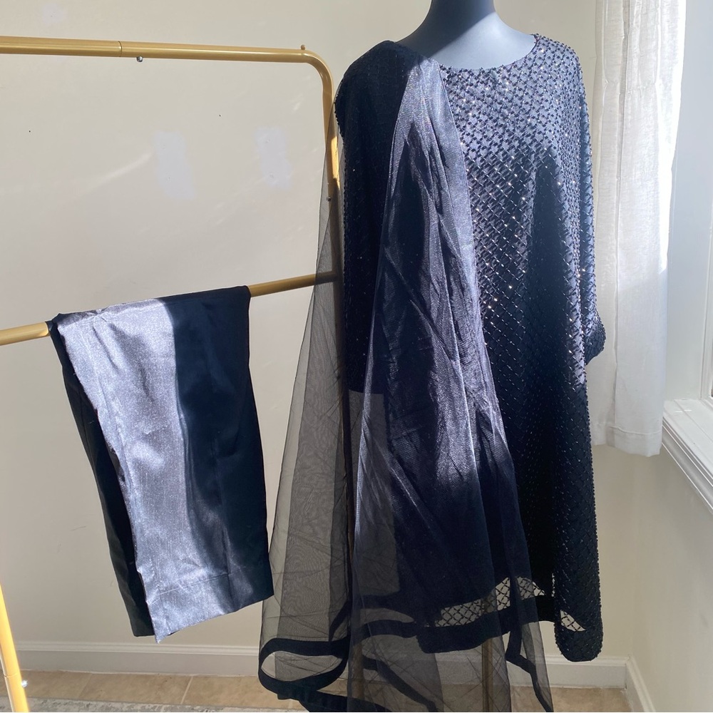 Elegant Black Textured Dress shalwar kameez gharara